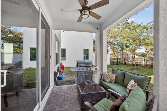 6607 Pointe Of Woods Drive, West Palm Beach, FL 33415
