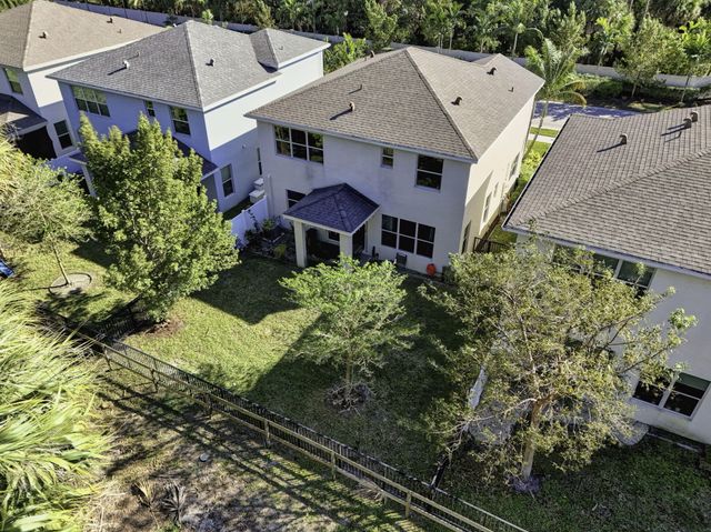 6607 Pointe Of Woods Drive, West Palm Beach, FL 33415