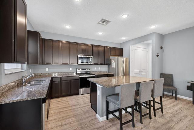 6607 Pointe Of Woods Drive, West Palm Beach, FL 33415