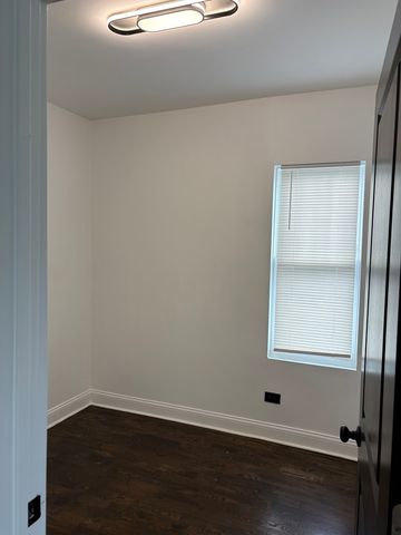 7326 S Woodlawn Avenue 2, Chicago, IL 60619
