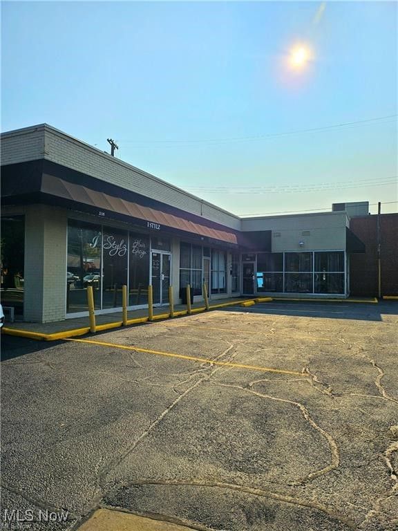 2139 Noble Road, Cleveland, OH 44112