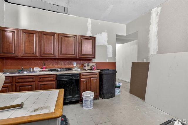 3441 Iowa Avenue, St Louis, MO 63118