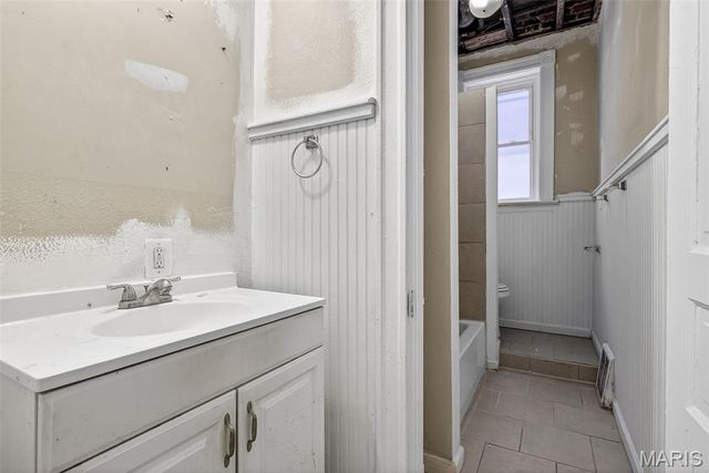 3441 Iowa Avenue, St Louis, MO 63118