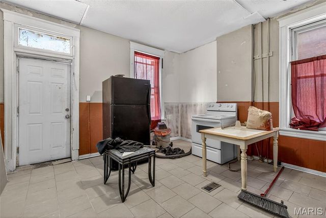 3441 Iowa Avenue, St Louis, MO 63118