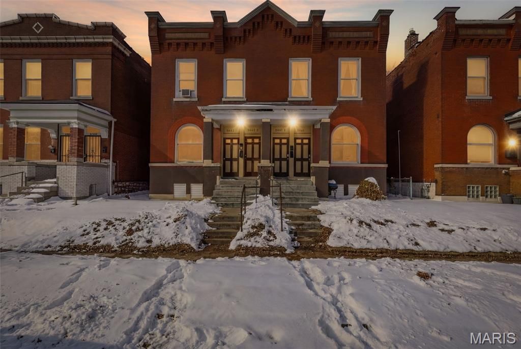 3441 Iowa Avenue, St Louis, MO 63118