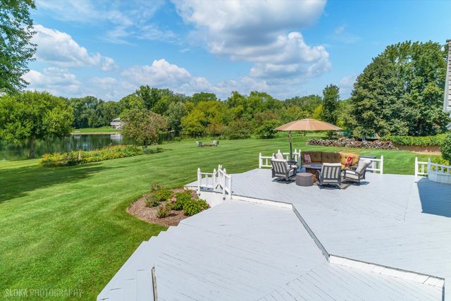 62 Dundee Lane, Barrington Hills, IL 60010