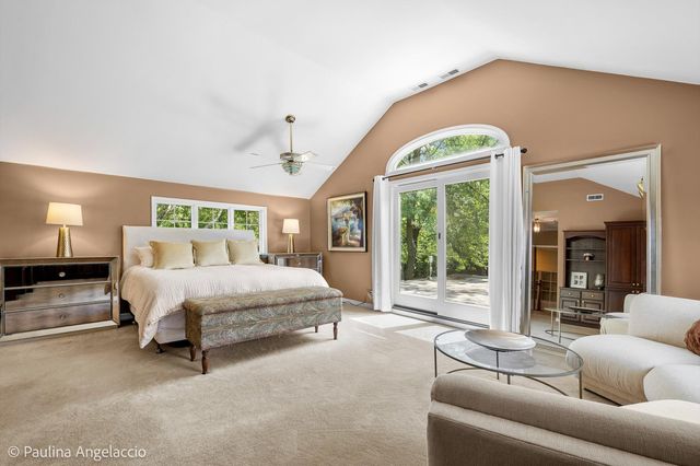 62 Dundee Lane, Barrington Hills, IL 60010