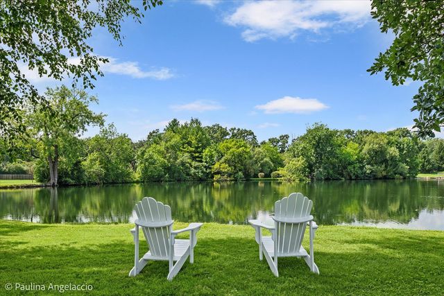 62 Dundee Lane, Barrington Hills, IL 60010