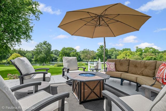 62 Dundee Lane, Barrington Hills, IL 60010