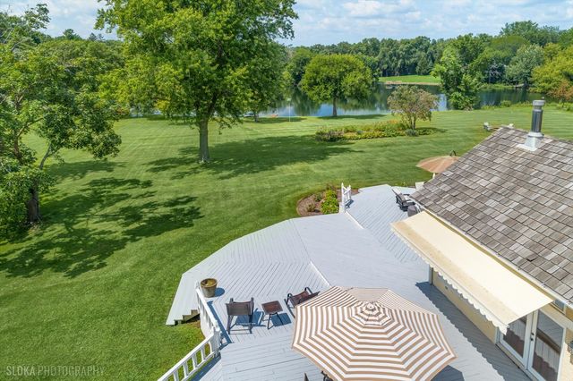 62 Dundee Lane, Barrington Hills, IL 60010