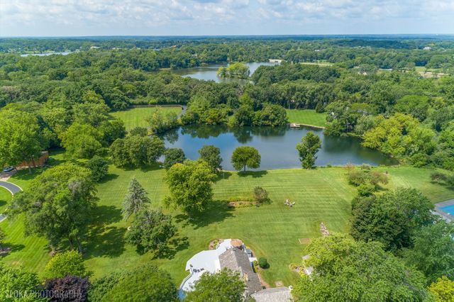 62 Dundee Lane, Barrington Hills, IL 60010
