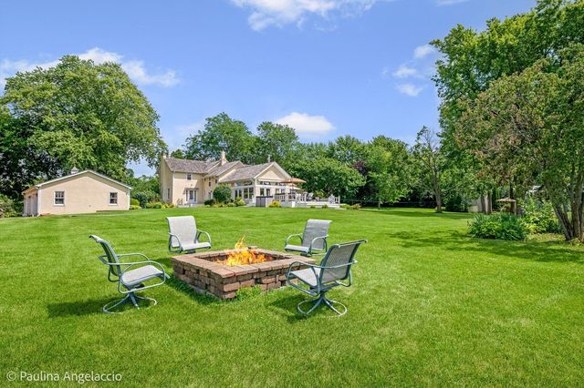 62 Dundee Lane, Barrington Hills, IL 60010