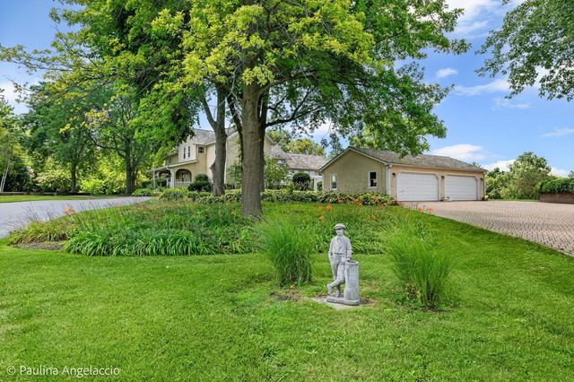 62 Dundee Lane, Barrington Hills, IL 60010