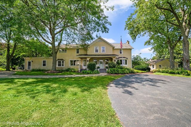 62 Dundee Lane, Barrington Hills, IL 60010