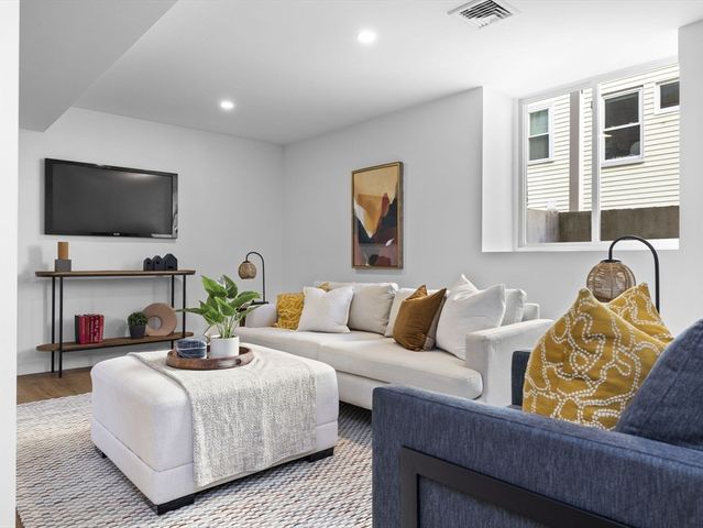 23 Winter Street 23, Medford, MA 02155