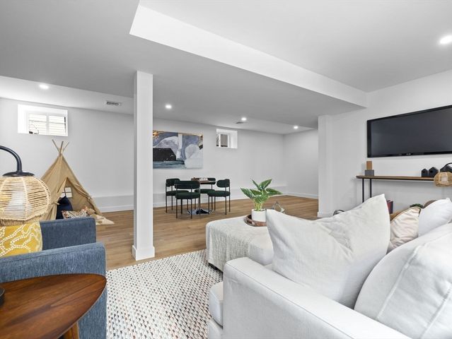 23 Winter Street 23, Medford, MA 02155