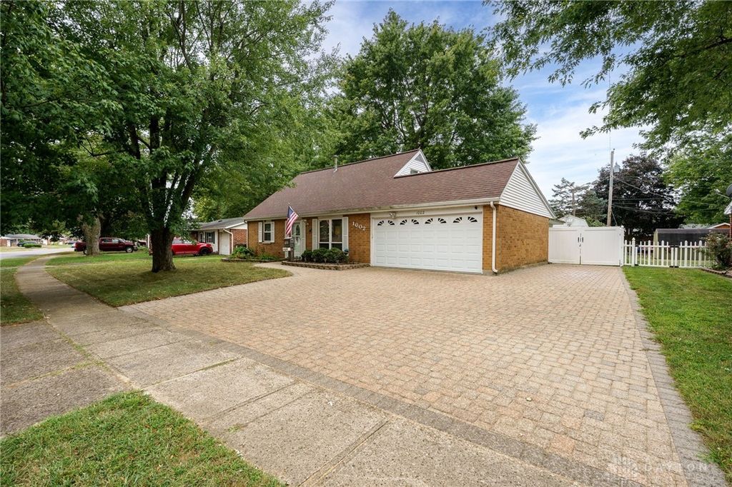 1002 Stonyridge Avenue, Troy, OH 45373