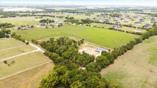250 Willow Lane, Van Alstyne, TX 75495