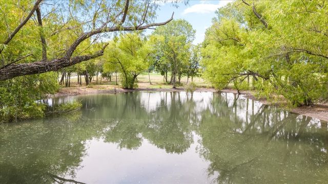 250 Willow Lane, Van Alstyne, TX 75495