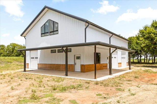 250 Willow Lane, Van Alstyne, TX 75495