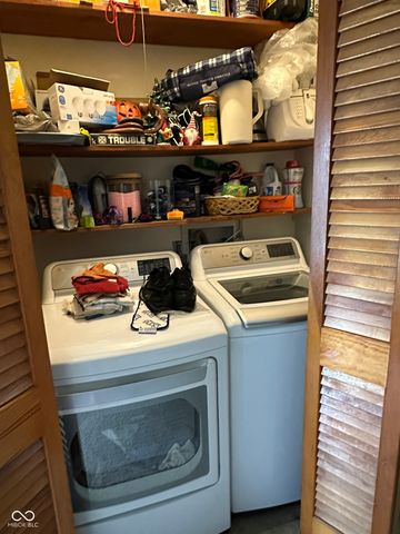 261 Woodlane Drive, Columbus, IN 47201
