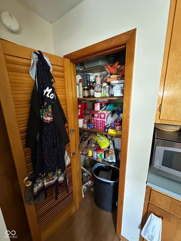 261 Woodlane Drive, Columbus, IN 47201