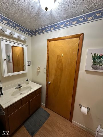 261 Woodlane Drive, Columbus, IN 47201