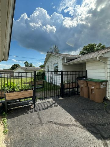261 Woodlane Drive, Columbus, IN 47201