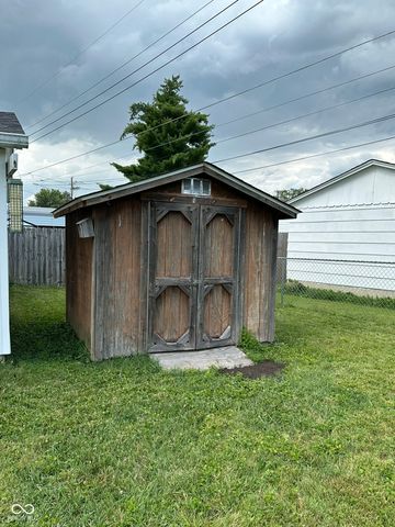 261 Woodlane Drive, Columbus, IN 47201
