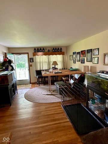 261 Woodlane Drive, Columbus, IN 47201