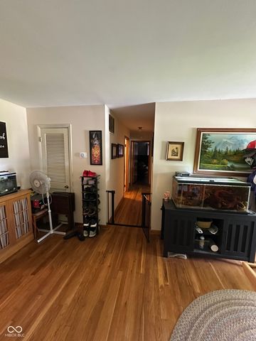 261 Woodlane Drive, Columbus, IN 47201
