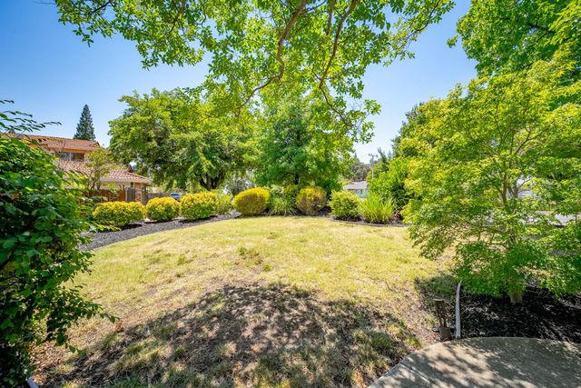 4855 Whitney Blvd, Rocklin, CA 95677