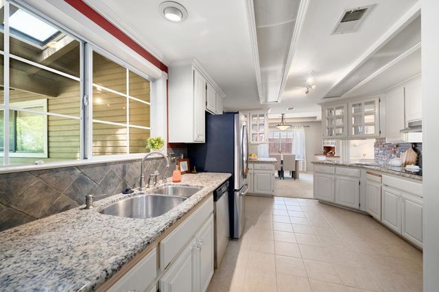 4855 Whitney Blvd, Rocklin, CA 95677