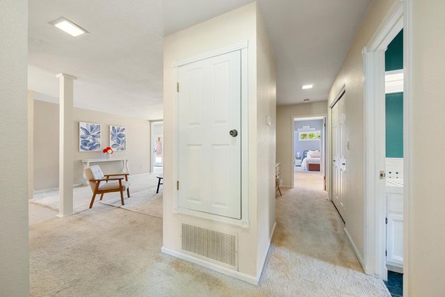 4855 Whitney Blvd, Rocklin, CA 95677