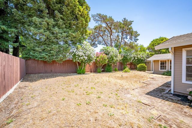 4855 Whitney Blvd, Rocklin, CA 95677