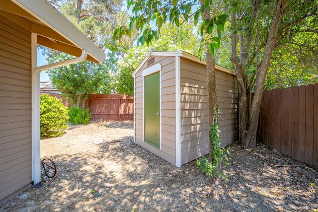 4855 Whitney Blvd, Rocklin, CA 95677