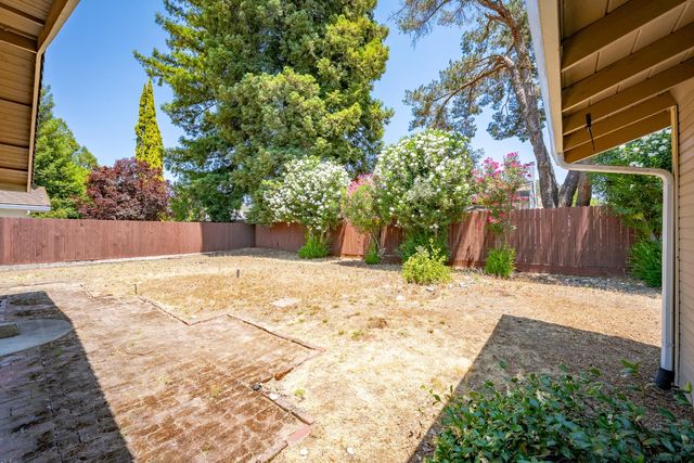 4855 Whitney Blvd, Rocklin, CA 95677