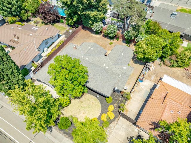 4855 Whitney Blvd, Rocklin, CA 95677