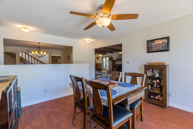11804 Modesto Avenue NE, Albuquerque, NM 87122