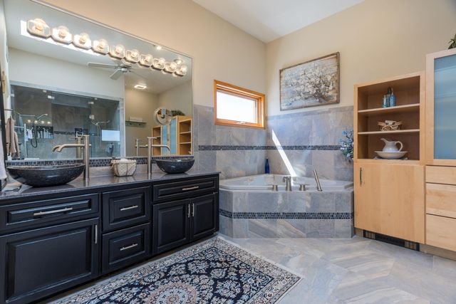 11804 Modesto Avenue NE, Albuquerque, NM 87122