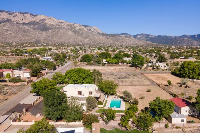 11804 Modesto Avenue NE, Albuquerque, NM 87122