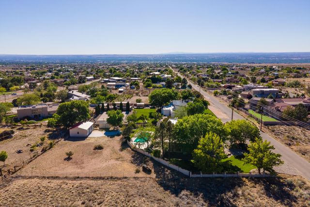 11804 Modesto Avenue NE, Albuquerque, NM 87122