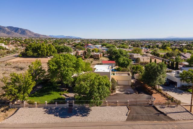 11804 Modesto Avenue NE, Albuquerque, NM 87122
