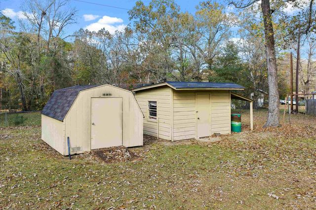 204 S Holly St, Ore City, TX 75683