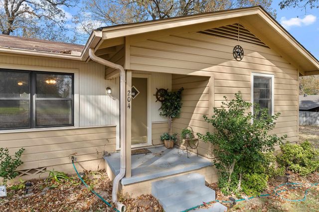 204 S Holly St, Ore City, TX 75683