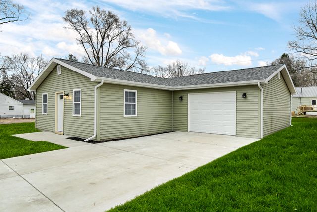 285 S Ivanhoe Road, Kingsford Heights, IN 46346