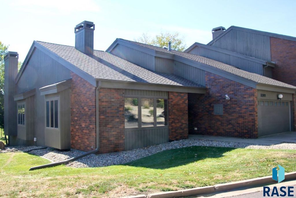 3201 W Rivers Edge Way Way, Sioux Falls, SD 57105