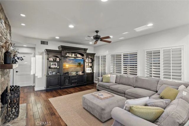 21911 Via Del Lago, Trabuco Canyon, CA 92679