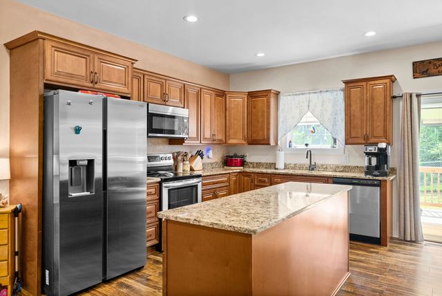381 Tummins Rd, Mc Ewen, TN 37101