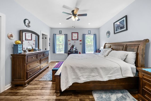 381 Tummins Rd, Mc Ewen, TN 37101